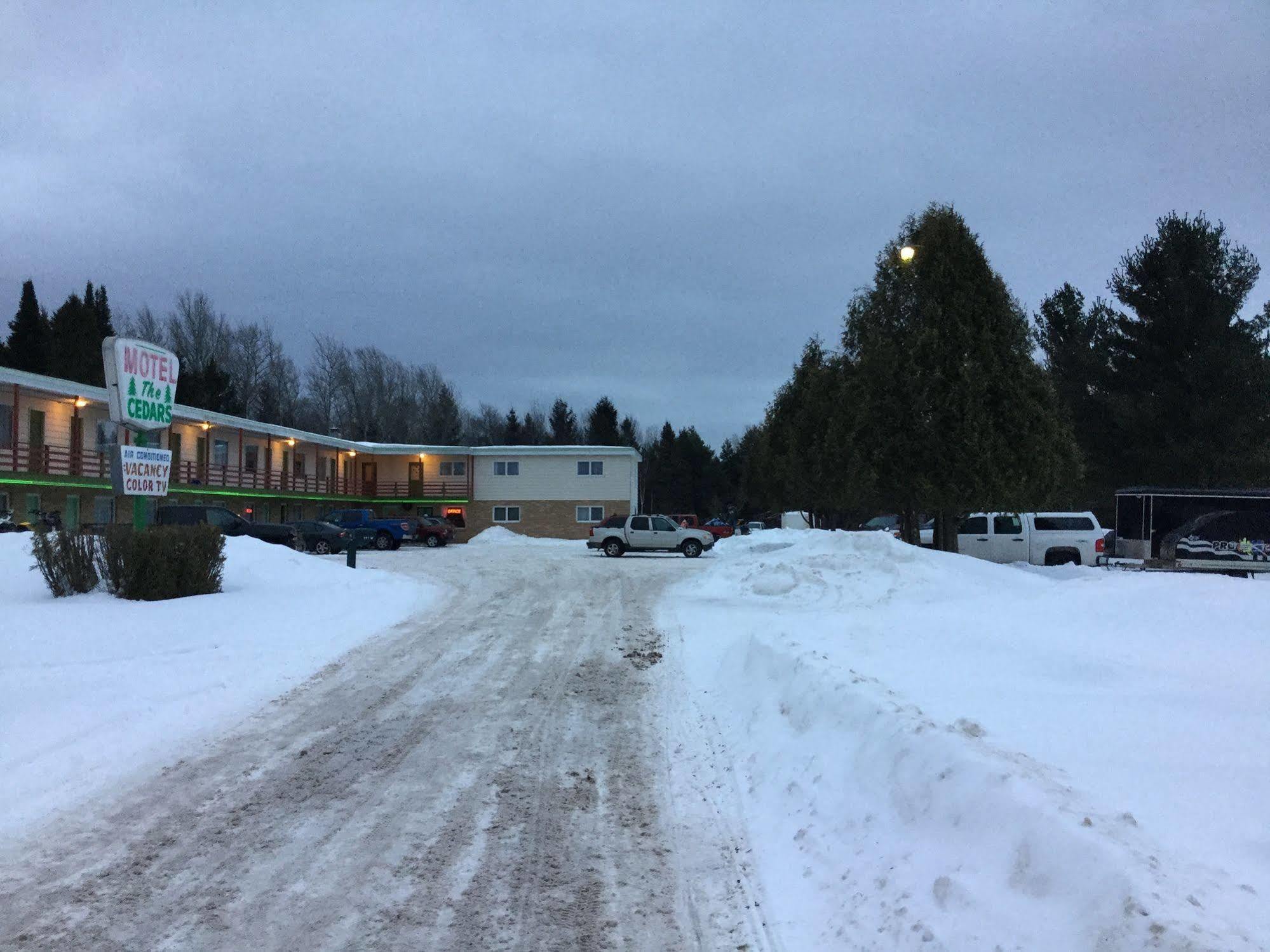 Cedars Motel Ironwood Exterior foto